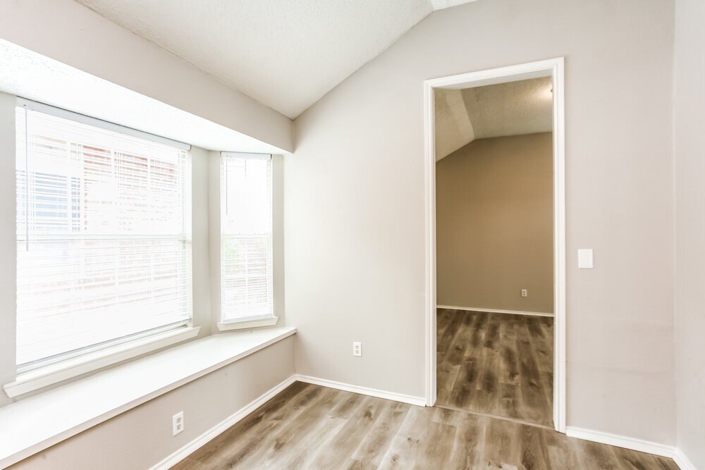 Building Photo - 7026 Lo Chalmers Ln