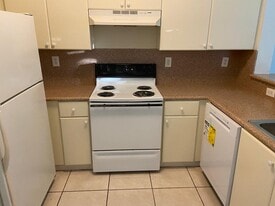Building Photo - 17630 NW 73rd Ave