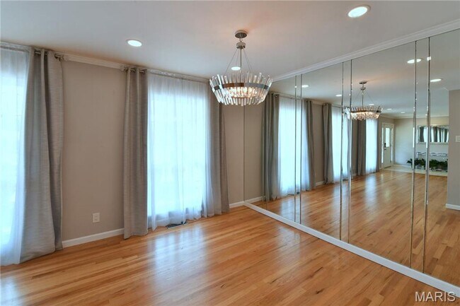 Building Photo - 965 Orchard Lakes Dr