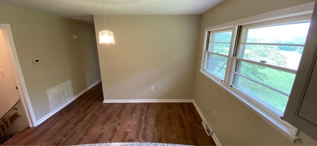 Building Photo - 1200 Davis Mill Rd