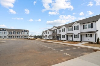 Building Photo - 1021 Peony Ln