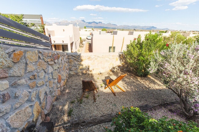 Building Photo - 1932 Sonoma Ranch Blvd