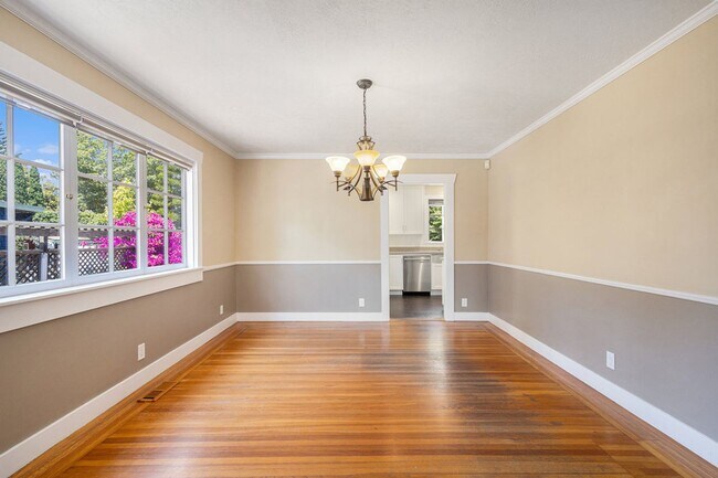 Building Photo - 3229 Central Ave