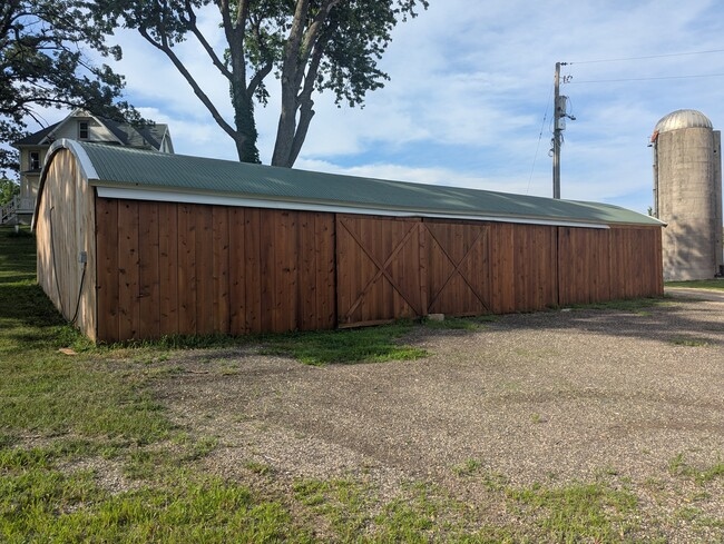 Building Photo - 10326 Brattlie Rd