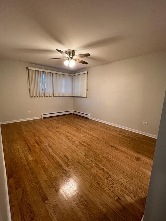 Building Photo - 9533 Schiller Blvd