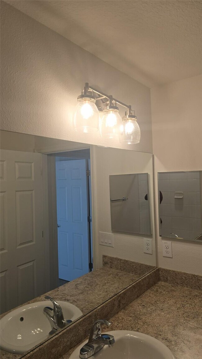 Building Photo - 8398 SW 138th Pl