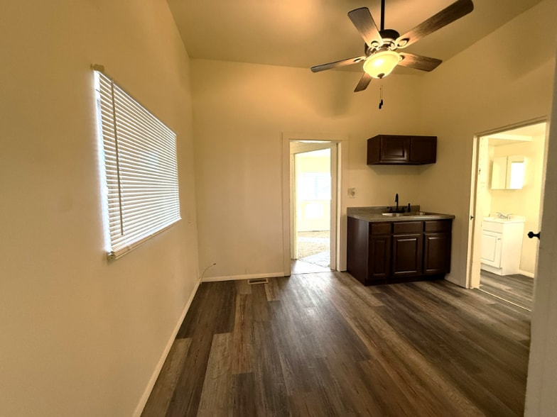 Building Photo - 1250 N Jefferson Ave