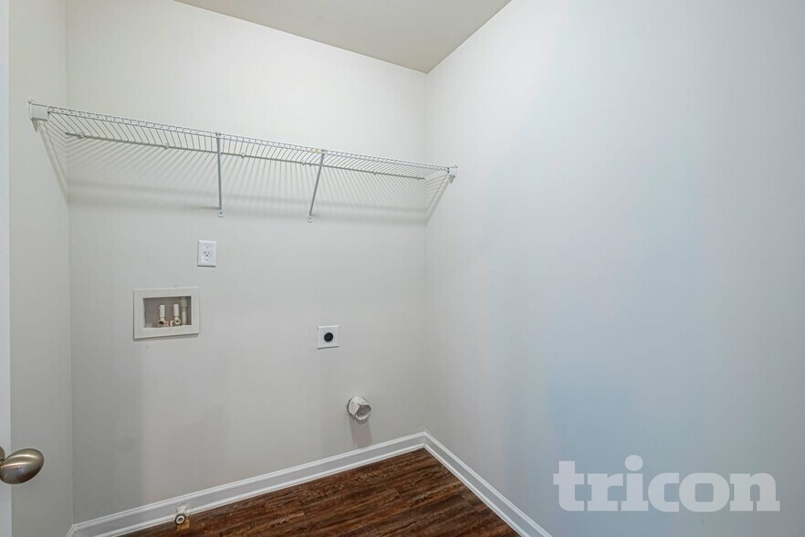 Building Photo - 3980 Bella View Ln