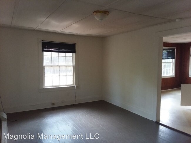 Building Photo - 1313 S Chestnut St