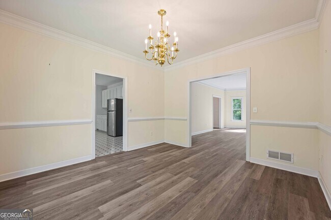 Building Photo - 219 Deerhill Dr