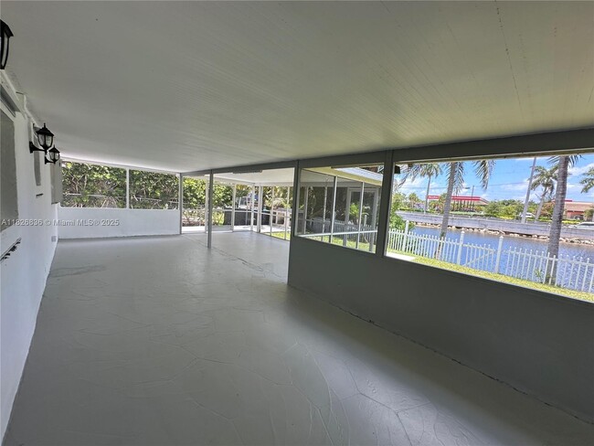 Building Photo - 4830 SW 41st Ave