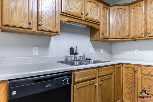 Building Photo - 200 Stirling Bridge Dr