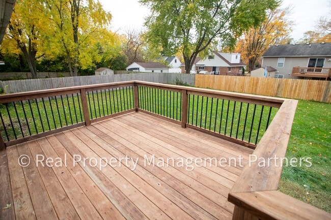 Building Photo - Fully Renovated 5 Bed, 2 Bath Home Near Breton Village