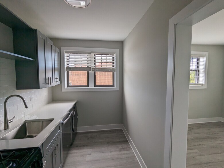 Building Photo - 372 Hazel Ave