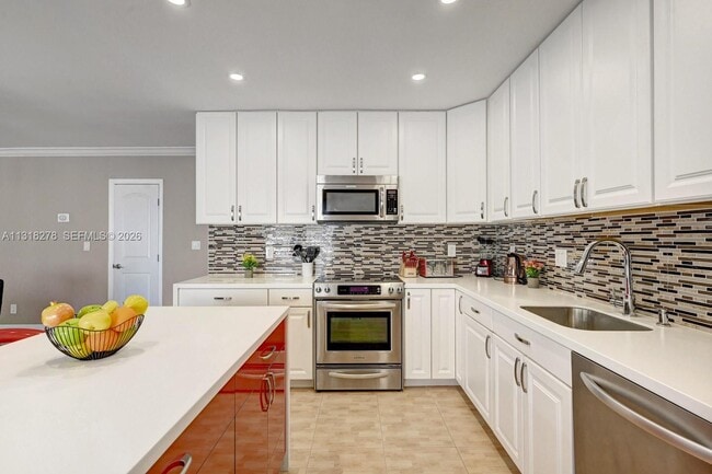 Building Photo - 825 Harrison St