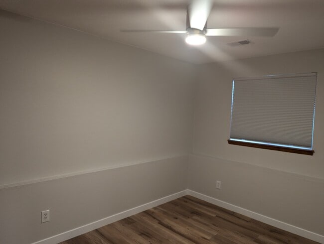 Building Photo - Fully Updated Littleton Home with Mountain...