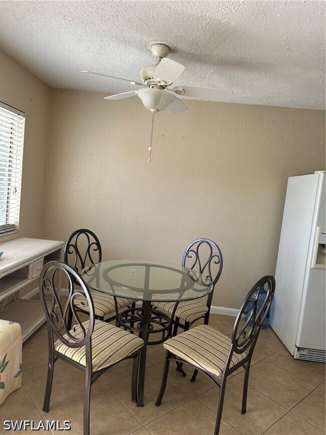 Building Photo - 4633 Bayshore Dr
