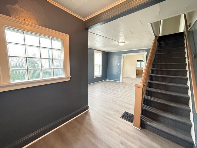 Building Photo - First St 313 w/Wesley St 346 W