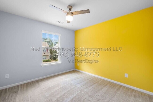 Building Photo - 14054 Singleleaf Lane