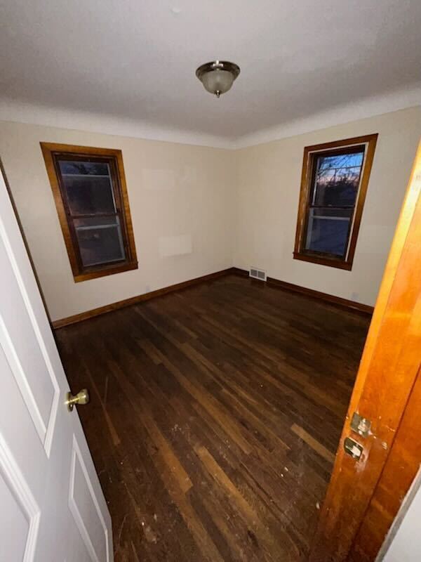 Building Photo - Comfortable 2-Bedroom Rental on Tremont Av...