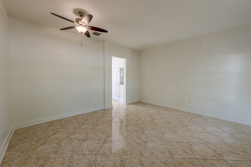 Building Photo - 708 SW 147th Ave