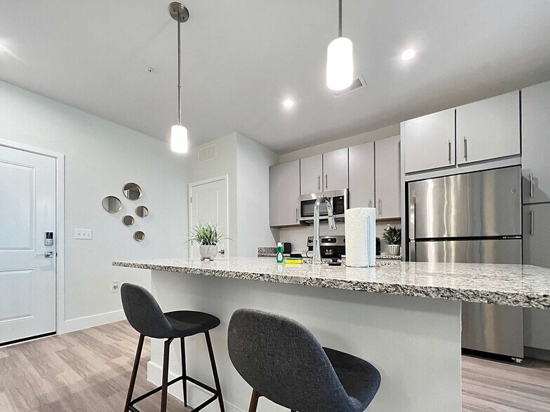 Building Photo - 8985 Bertha Palmer Blvd