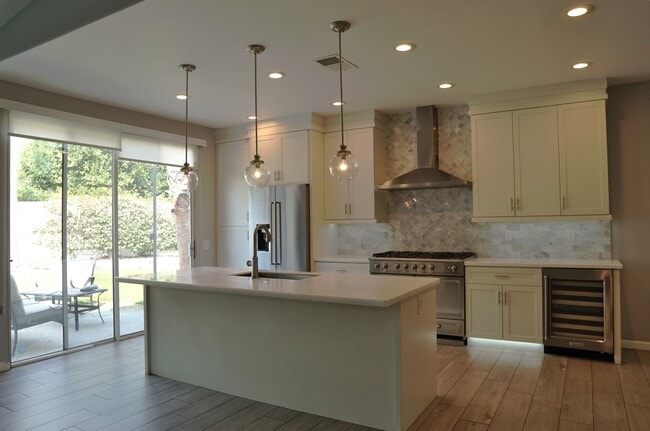 Building Photo - 238 Strada Fortuna