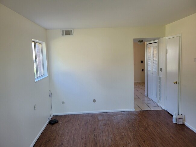 Building Photo - Aurora - 2 Bedroom, 2 Bathroom Duplex (13NE)