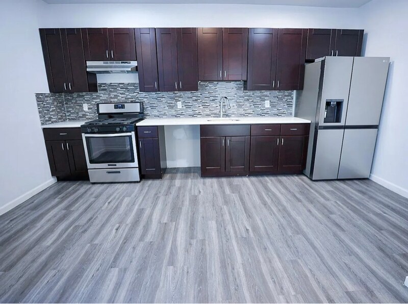 Building Photo - 818 S 12th St