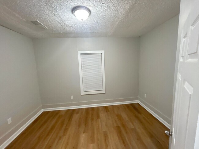 Building Photo - 2100 Stovall Ave