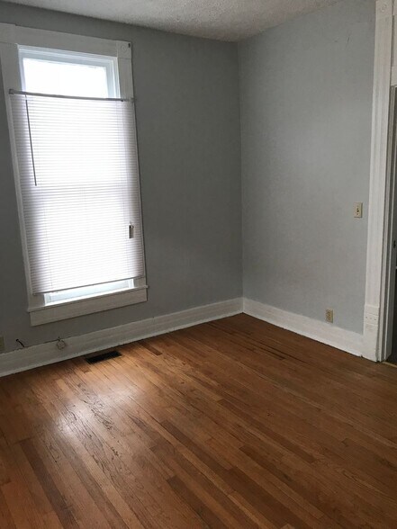 Building Photo - 718 Brown St