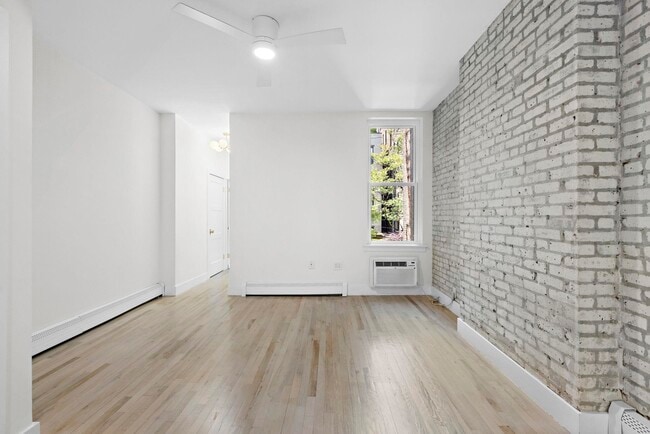 Building Photo - 1120 Hudson St