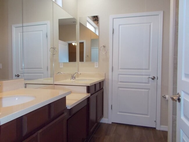 Building Photo - 790 Country Grove Ln