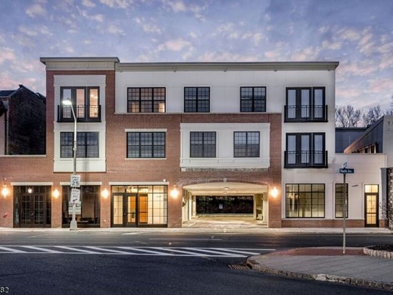 Building Photo - The Northside