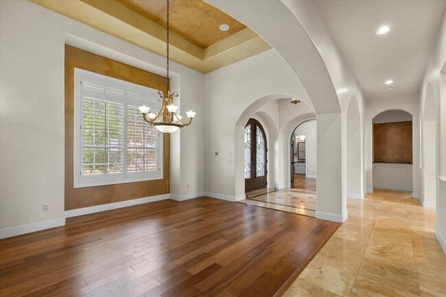 Building Photo - 8600 Bluegrass Dr