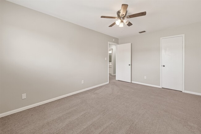 Building Photo - 10738 Briar Forest Dr