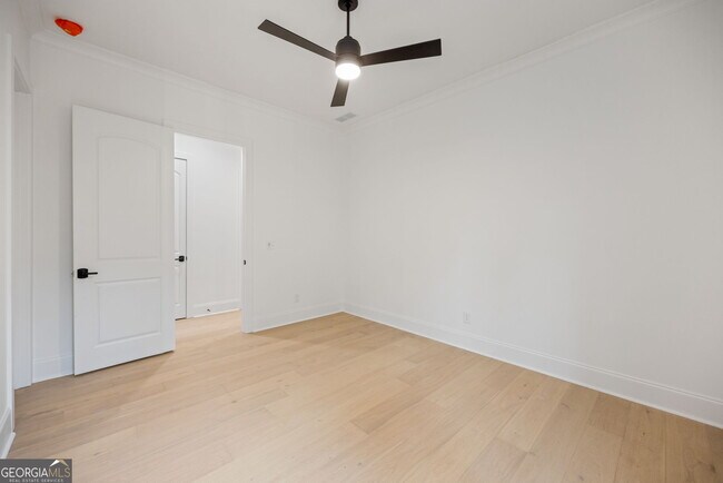 Building Photo - 1261 Glen Eagle Dr