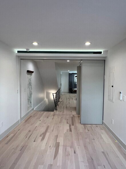 Building Photo - 2019 S Beechwood St