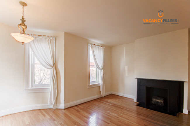 Building Photo - AMAZING central Mount Vernon 1 bd.! Laundr...