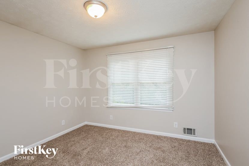 Building Photo - 221 Cherokee Springs Way