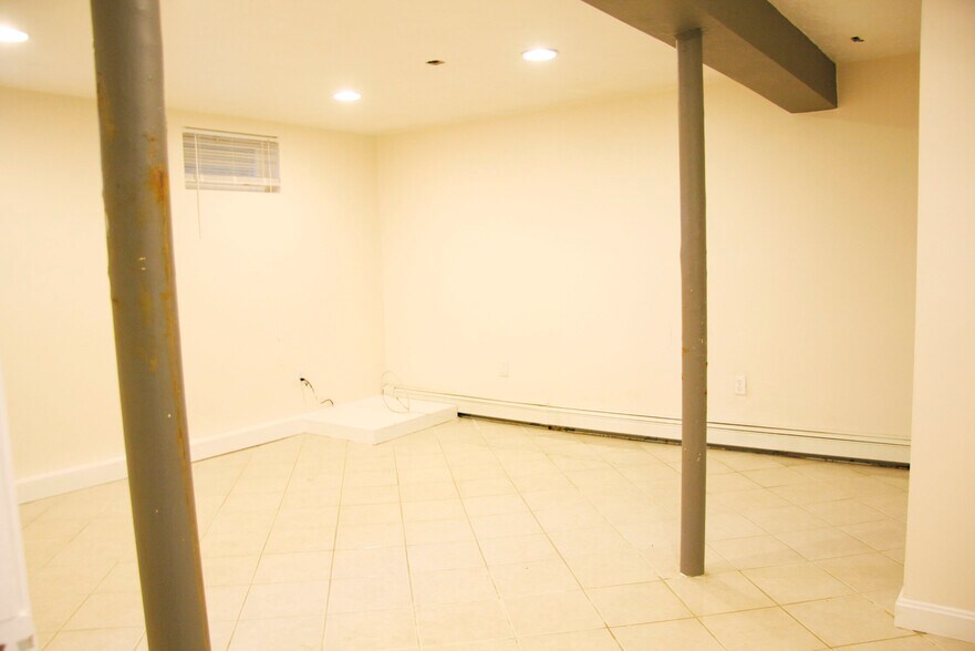 Building Photo - 6 Dragon Court Cir