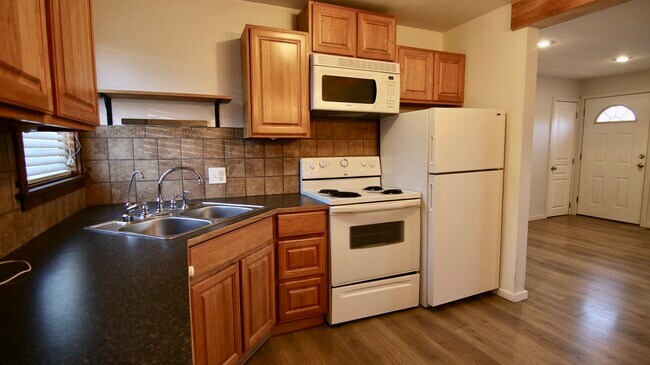 Kitchen - 6011 N Wall St