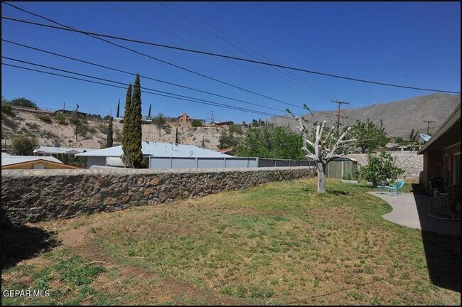 Building Photo - 4233 Hampshire Ln