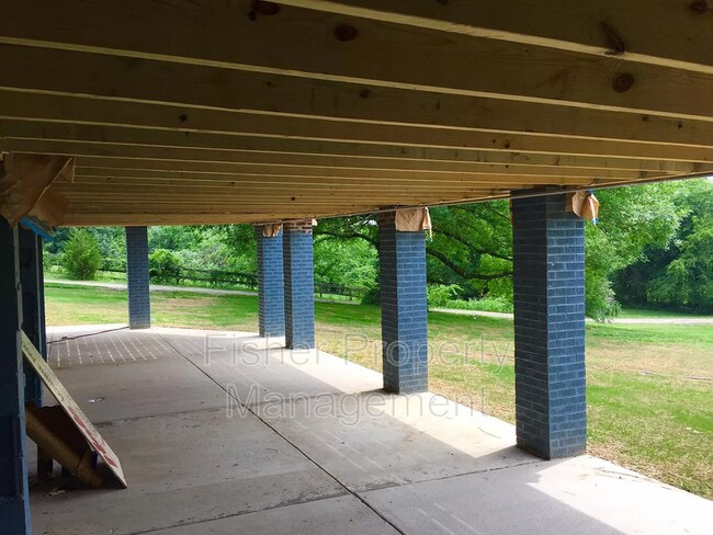 Building Photo - 1500 Rustling Cedar Ln