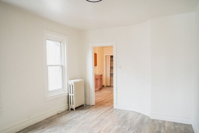 Building Photo - 534 N Law St