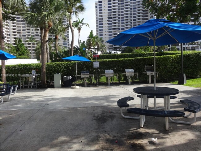 Building Photo - 600 Three Islands Boulevard