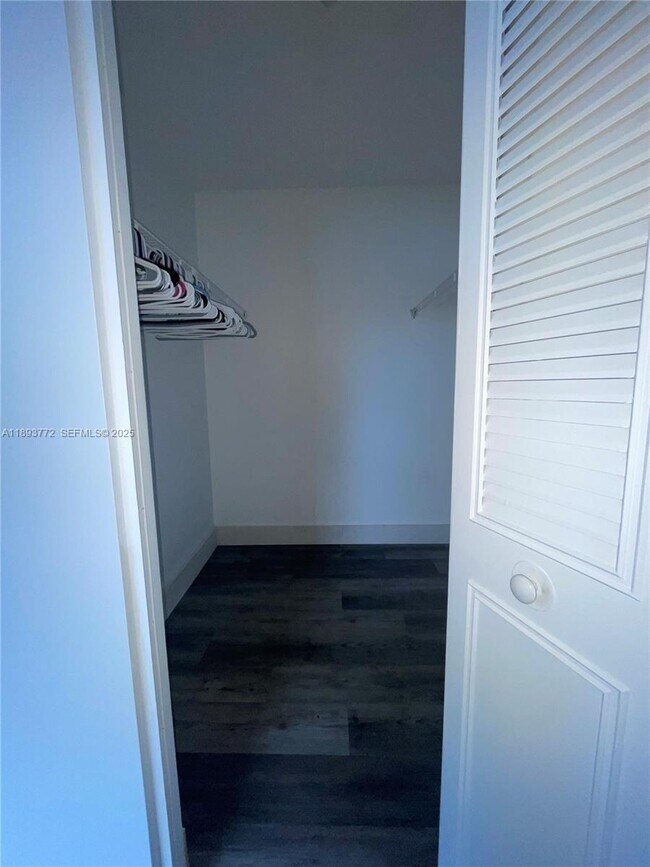 Building Photo - 4300 Landar Dr