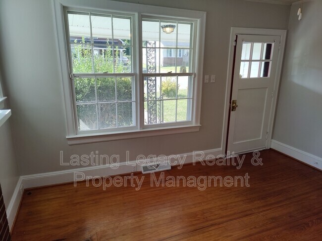 Building Photo - 1311 Verdun St