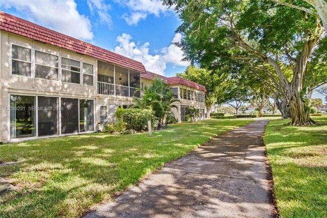 Building Photo - 19 Abbey Ln
