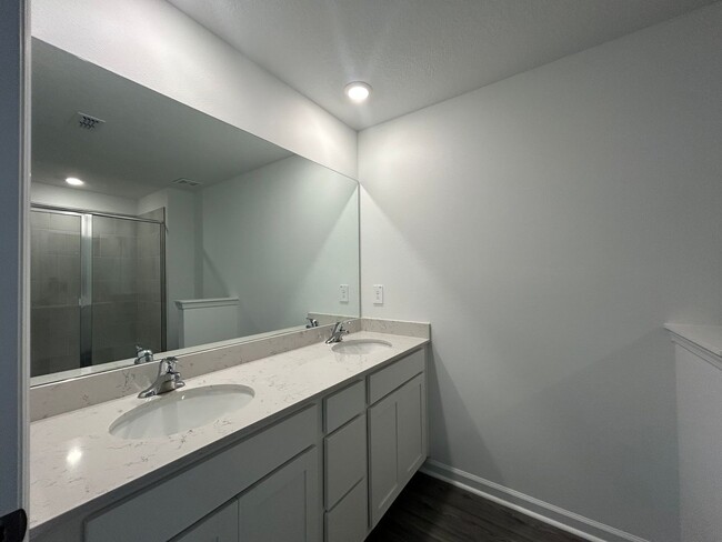 Building Photo - Stunning New 3-Bedroom, 2-Bath Townhome wi...